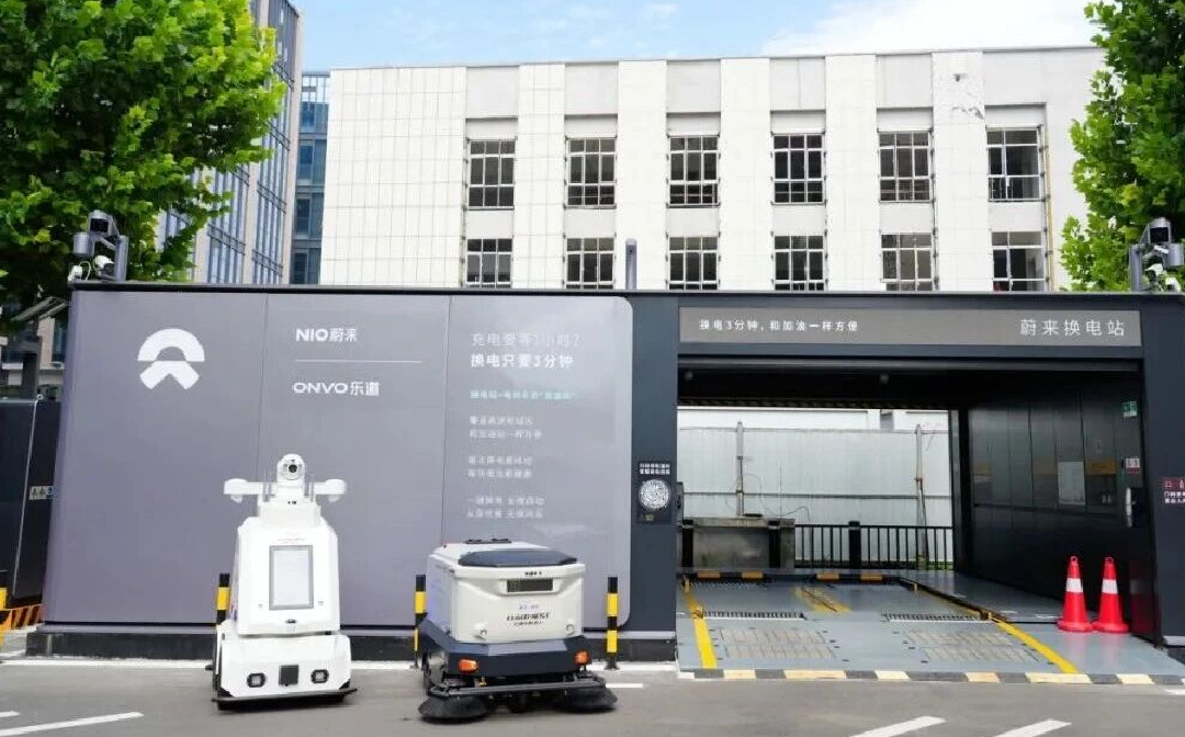 云栖处机器人矩阵全天候守护北科建亦庄科创园蔚来换电站补能枢纽